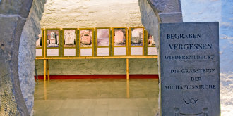 Begraben. Vergessen. Wiederentdeckt. – Die Grabsteine der Michaeliskirche