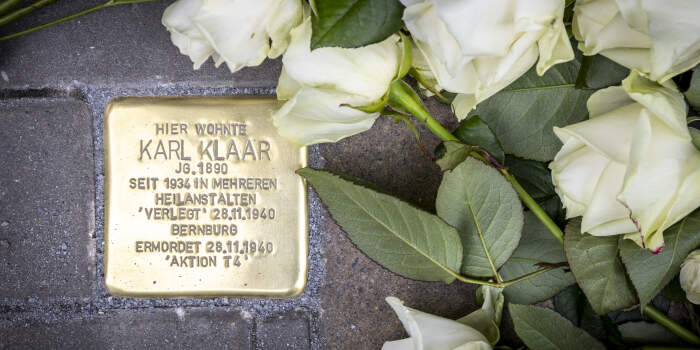Initiative verlegt 15 Stolpersteine in der Innenstadt von Erfurt