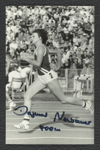 Foto mit Autogramm der Leichtathletin Dagmar Neubauer