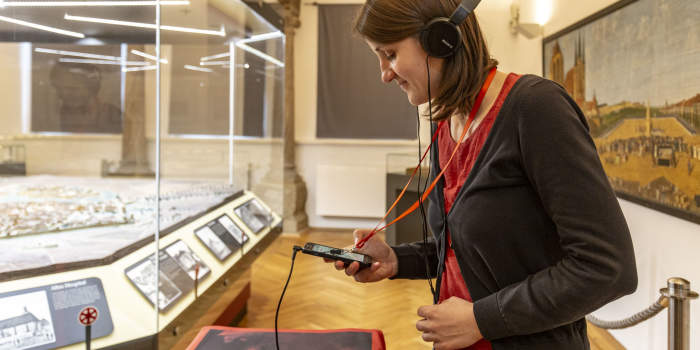 Neue mediale Vermittlungsebene: Das „Jenseitsspiel“ im Stadtmuseum