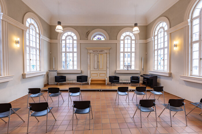 Ansicht des Veranstaltungssaals in der Begegnungsstätte Kleine Synagoge.