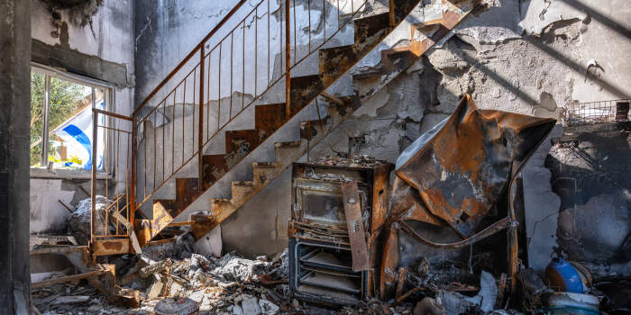 Interner Verweis: DenkTag 2025: „Sei a Mensch.“ Podium mit Keynote von Halina Hildebrand