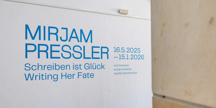 “Schreiben ist Glück”: Wie entsteht eine Ausstellung?