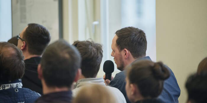 : Wehrhafte Demokratie. Wie die Gesellschaft gegen die Feinde der Demokratie von innen und außen verteidigen?