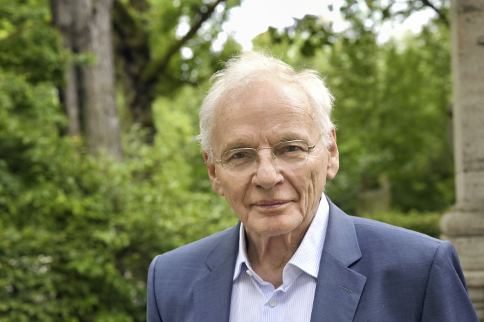 Dr. Götz Aly Älterer Mann mit Brille