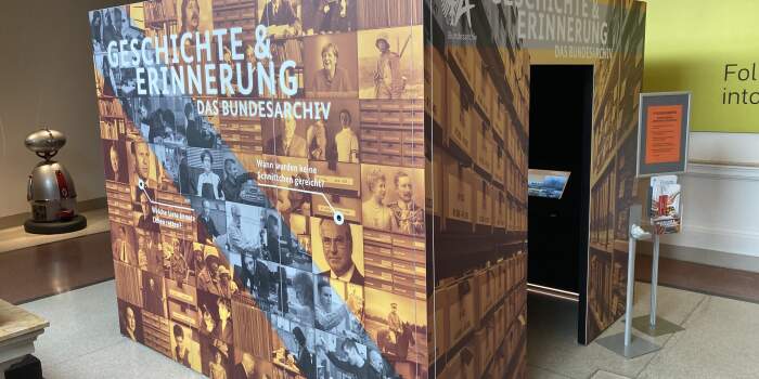 Das Bundesarchiv präsentiert sich im Erinnerungsort Topf & Söhne